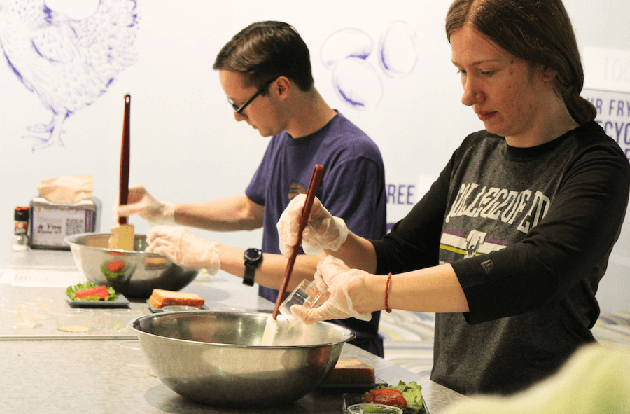 Students participating in Teaching Kitchen. 
