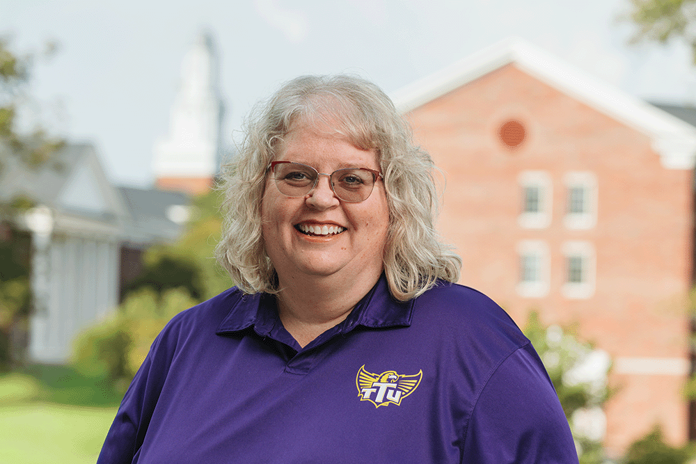 Jennifer Ledbetter headshot