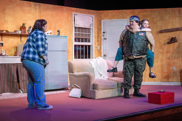 Somebody Nobody play Somebody play : Lolli and Jon Don fighting while Sheena jumps on Jon Don's back