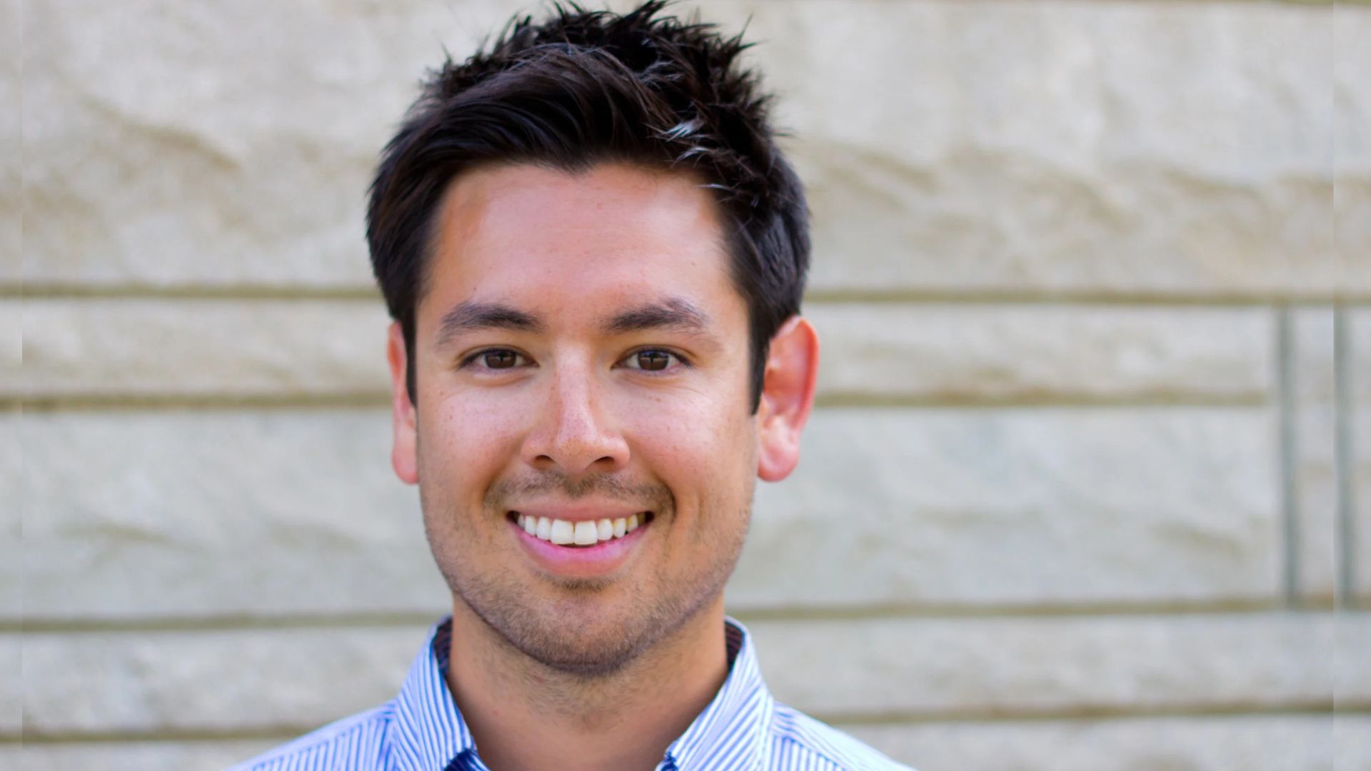 Headshot for Dr. Colin Hill