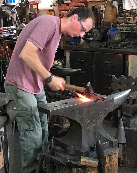 Reist creating an anvil